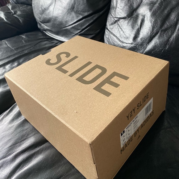 YEEZY SLIDES-Bone - Picture 2 of 3